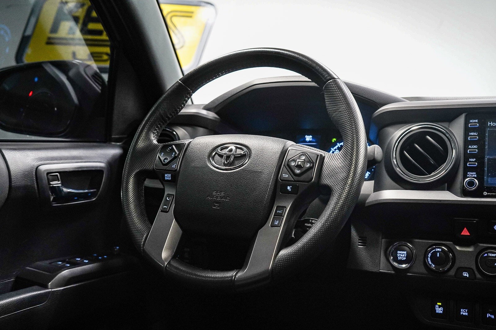 Thumbnail: 2022 Toyota Tacoma - 15