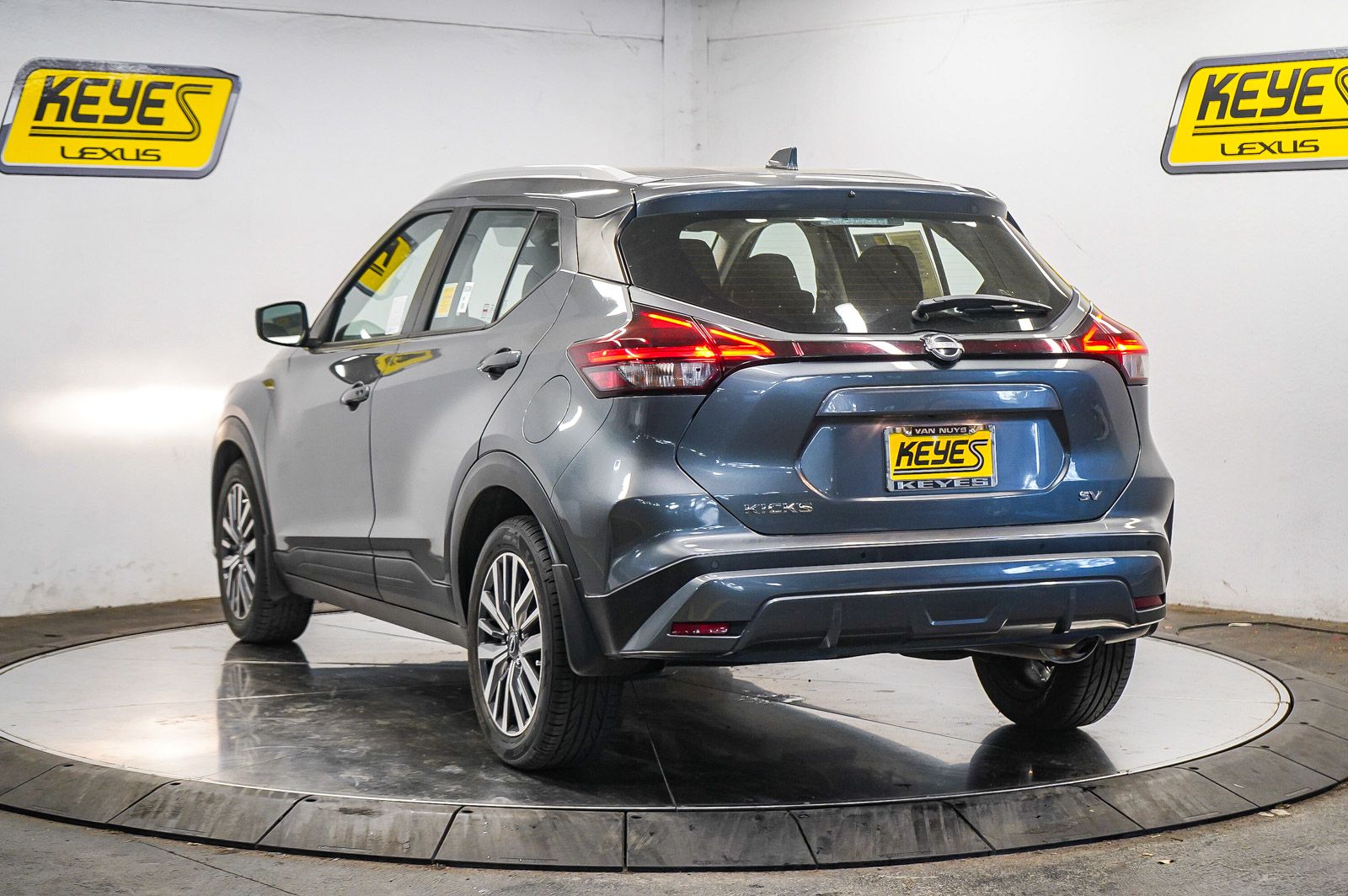 Thumbnail: 2023 Nissan Kicks - 2