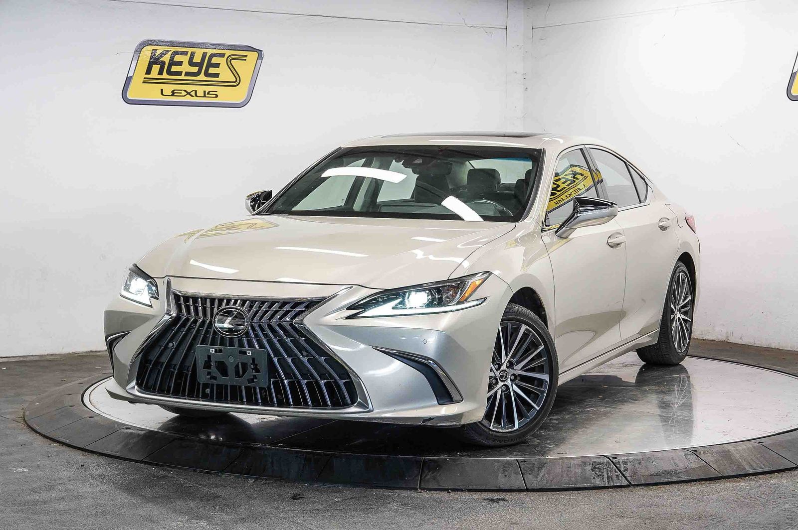 2024 Lexus ES 350 350's photo