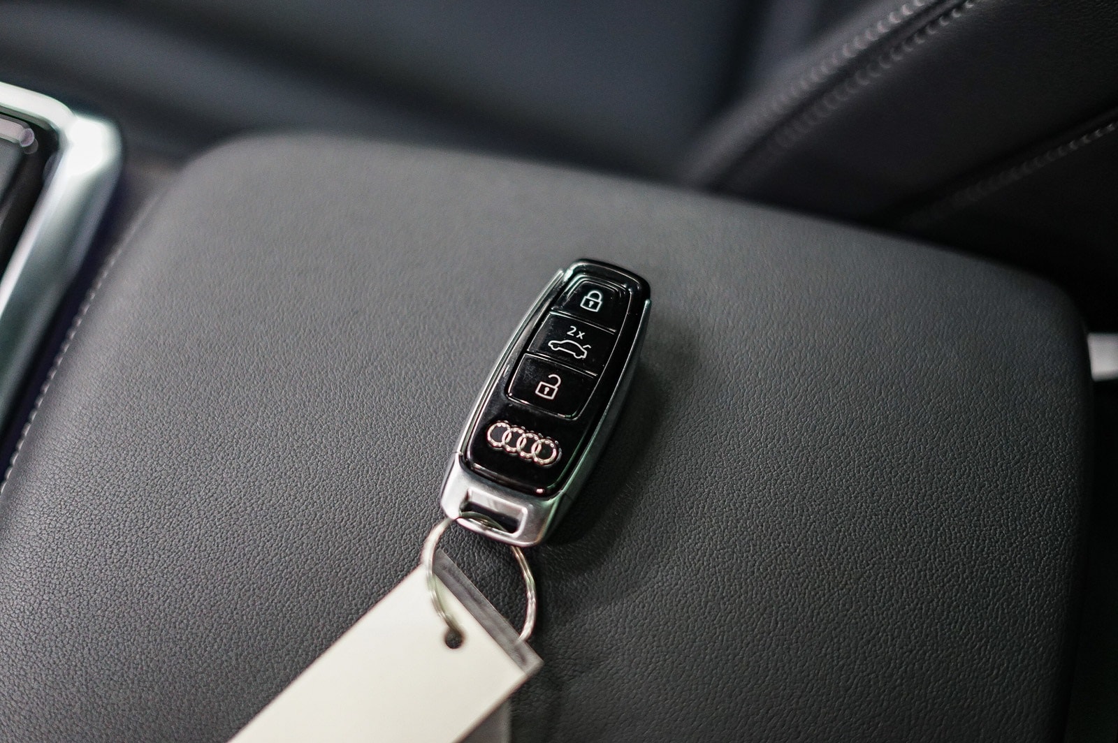 Thumbnail: 2022 Audi Q8 - 31