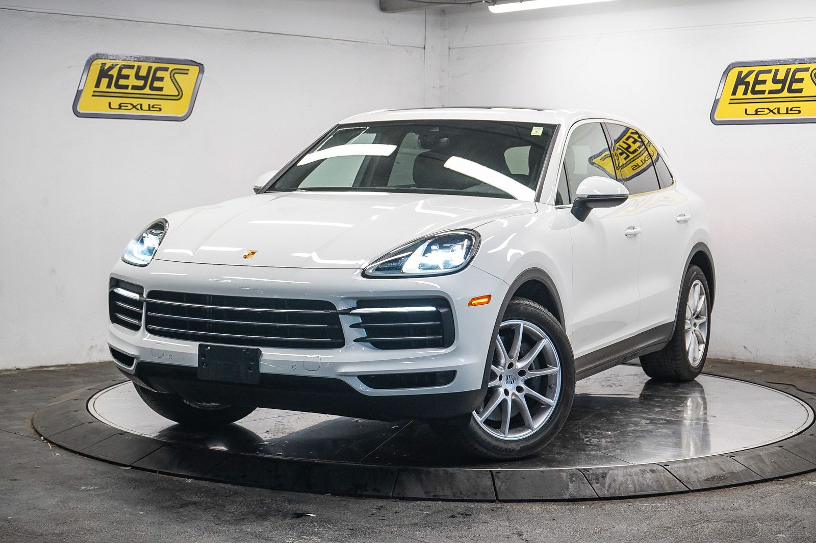 Thumbnail: 2022 Porsche Cayenne - 1