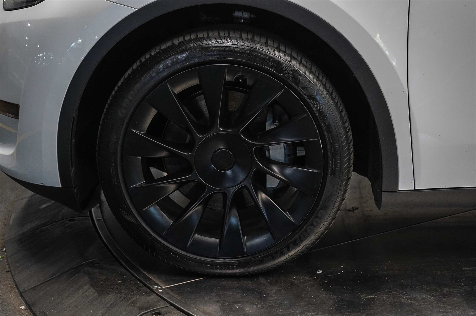 Thumbnail: 2023 Tesla Model Y - 9