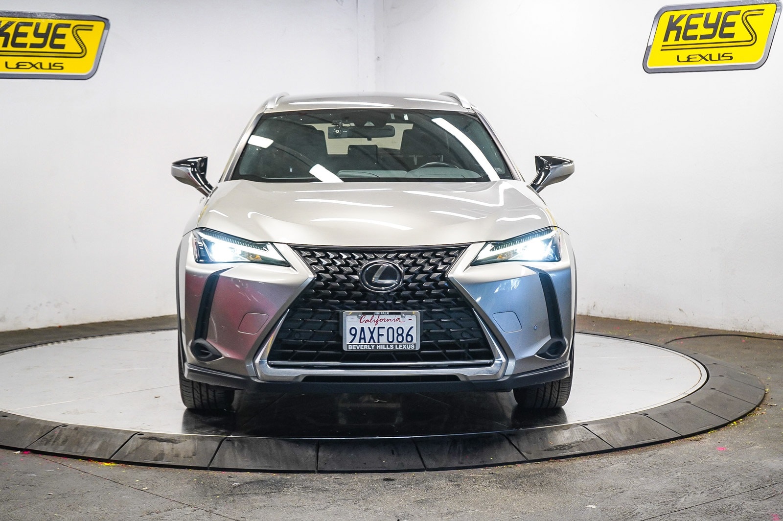 Thumbnail: 2022 Lexus UX - 6