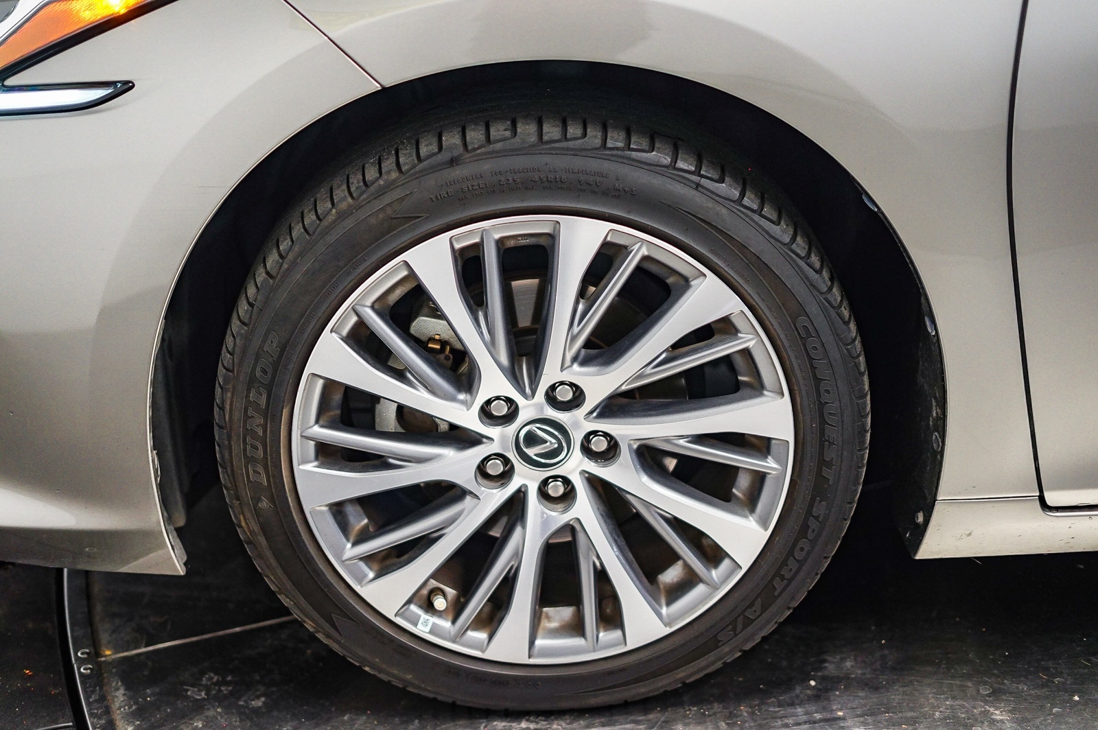 Thumbnail: 2020 Lexus ES - 11