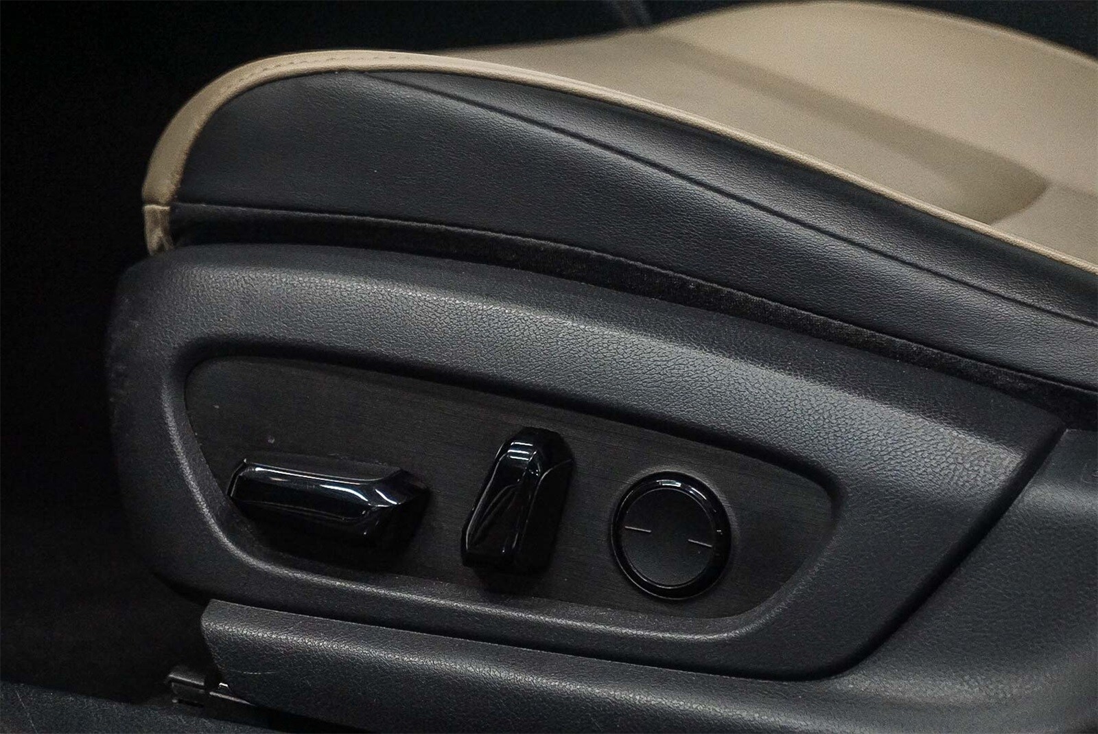 Thumbnail: 2019 Lexus ES - 21