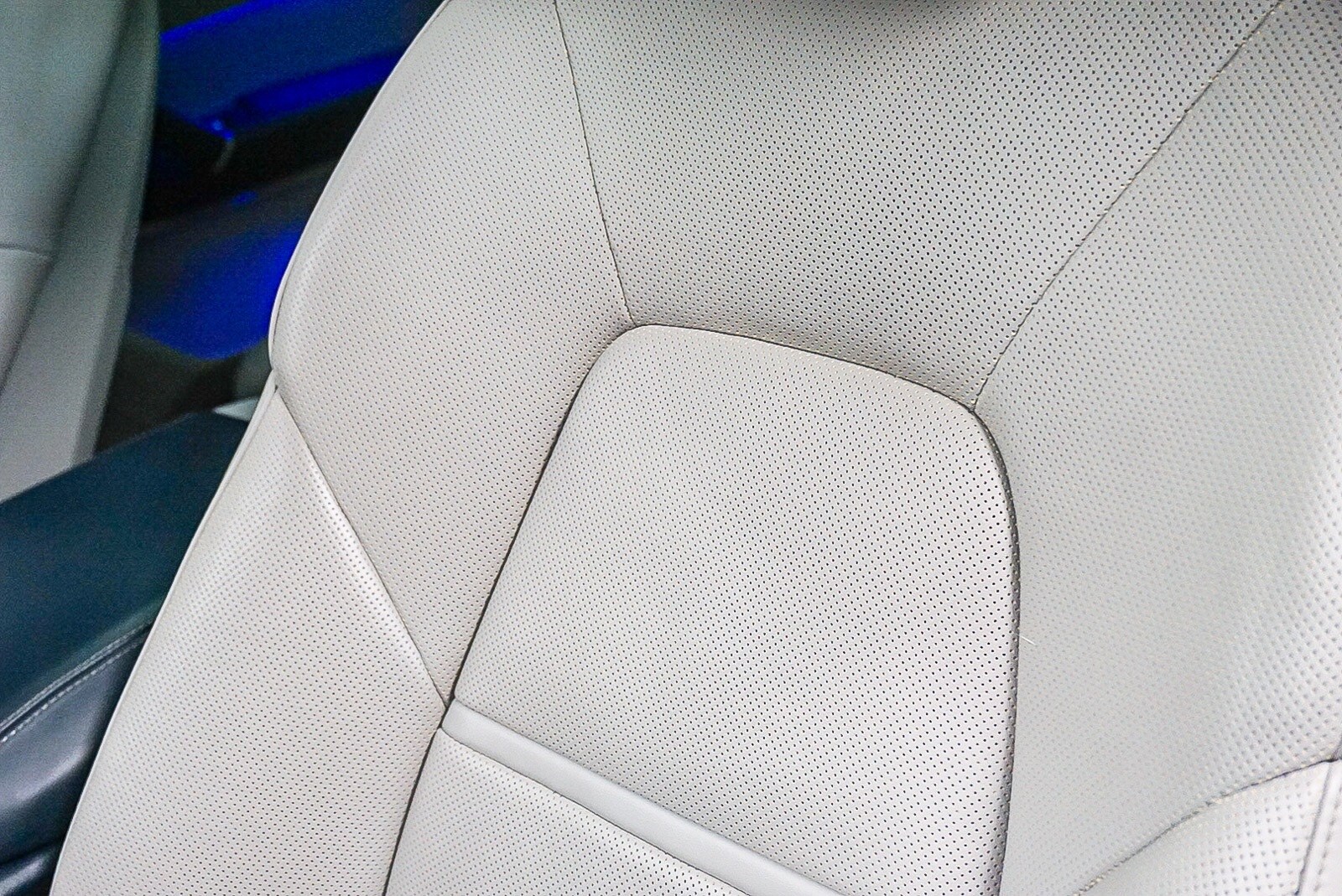 Thumbnail: 2023 Porsche Cayenne - 25