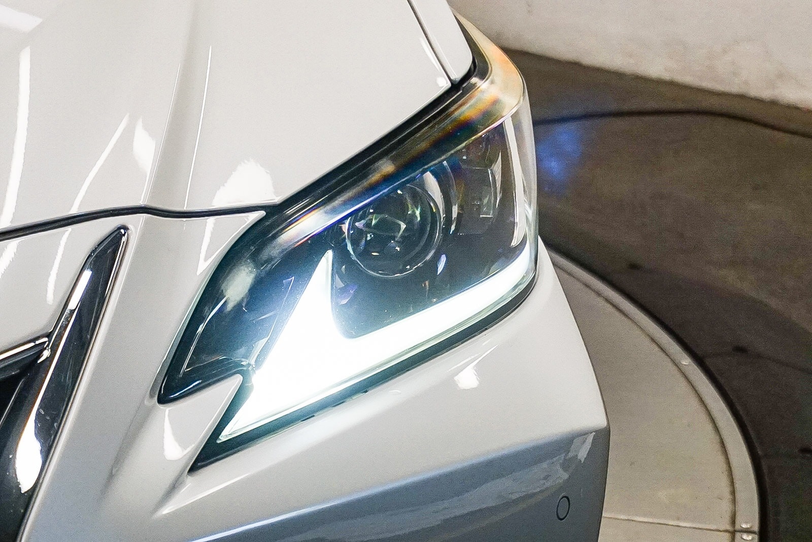Thumbnail: 2020 Lexus ES - 7