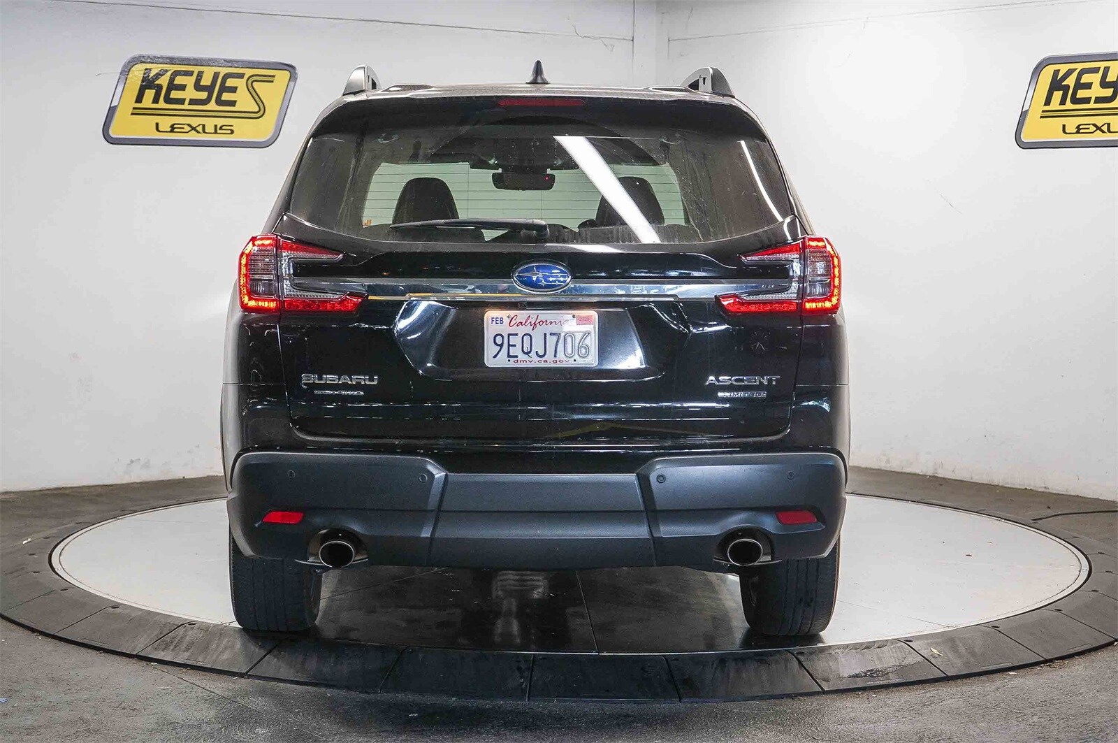 2023 Subaru Ascent Limited photo 2