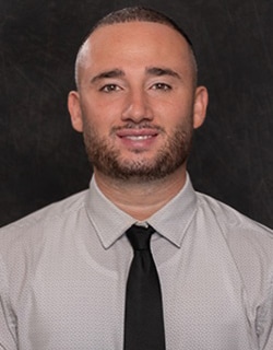 Staff member Abdul Al from ID_ddd10075cdbe