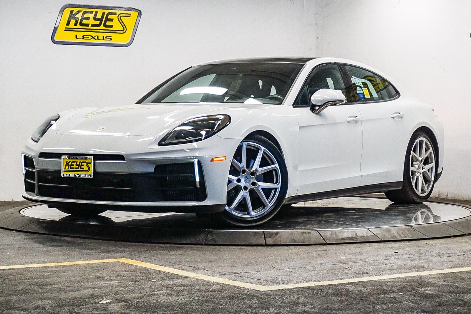 Thumbnail: 2024 Porsche Panamera - 1