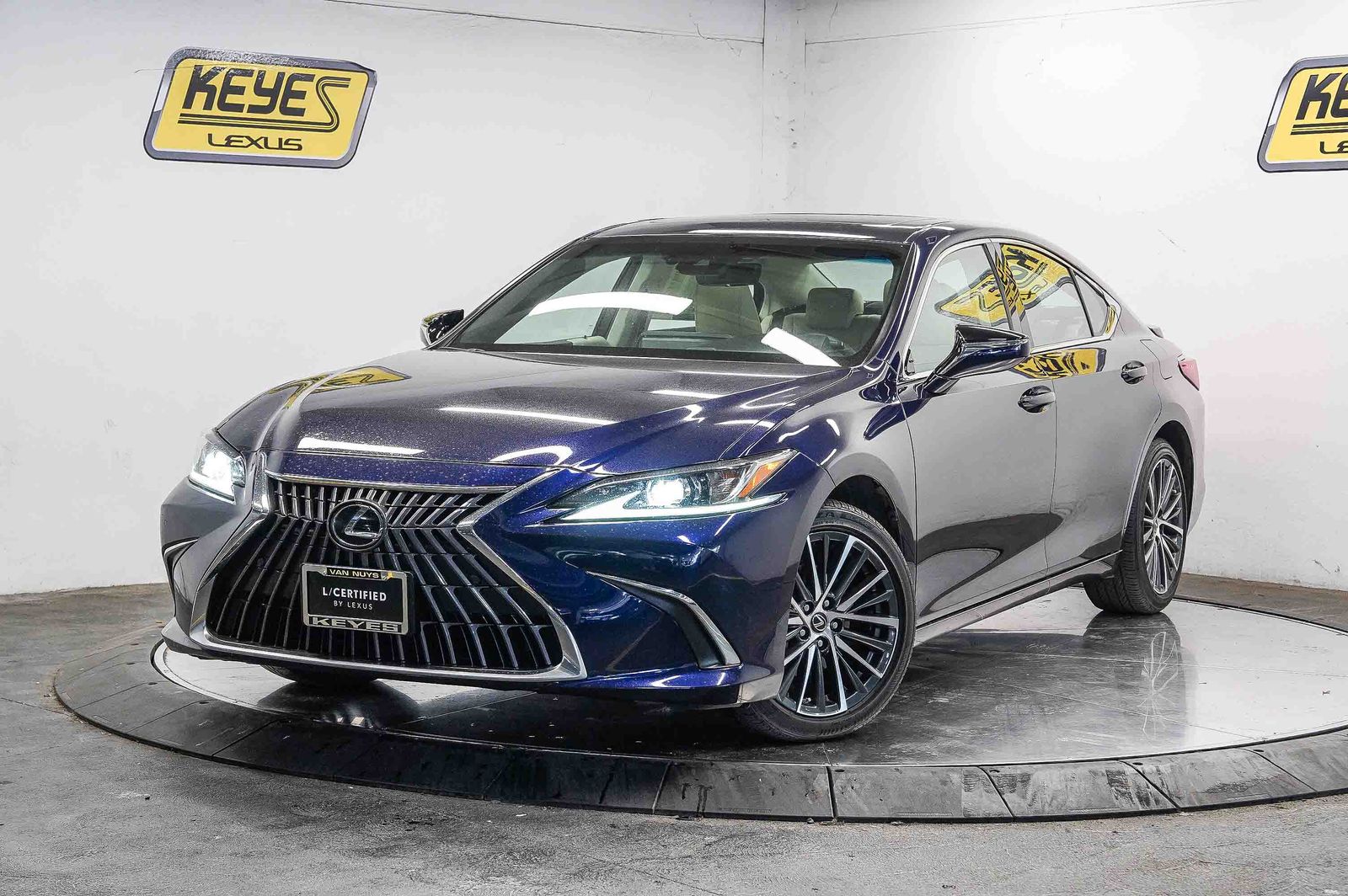 2025 LEXUS ES
