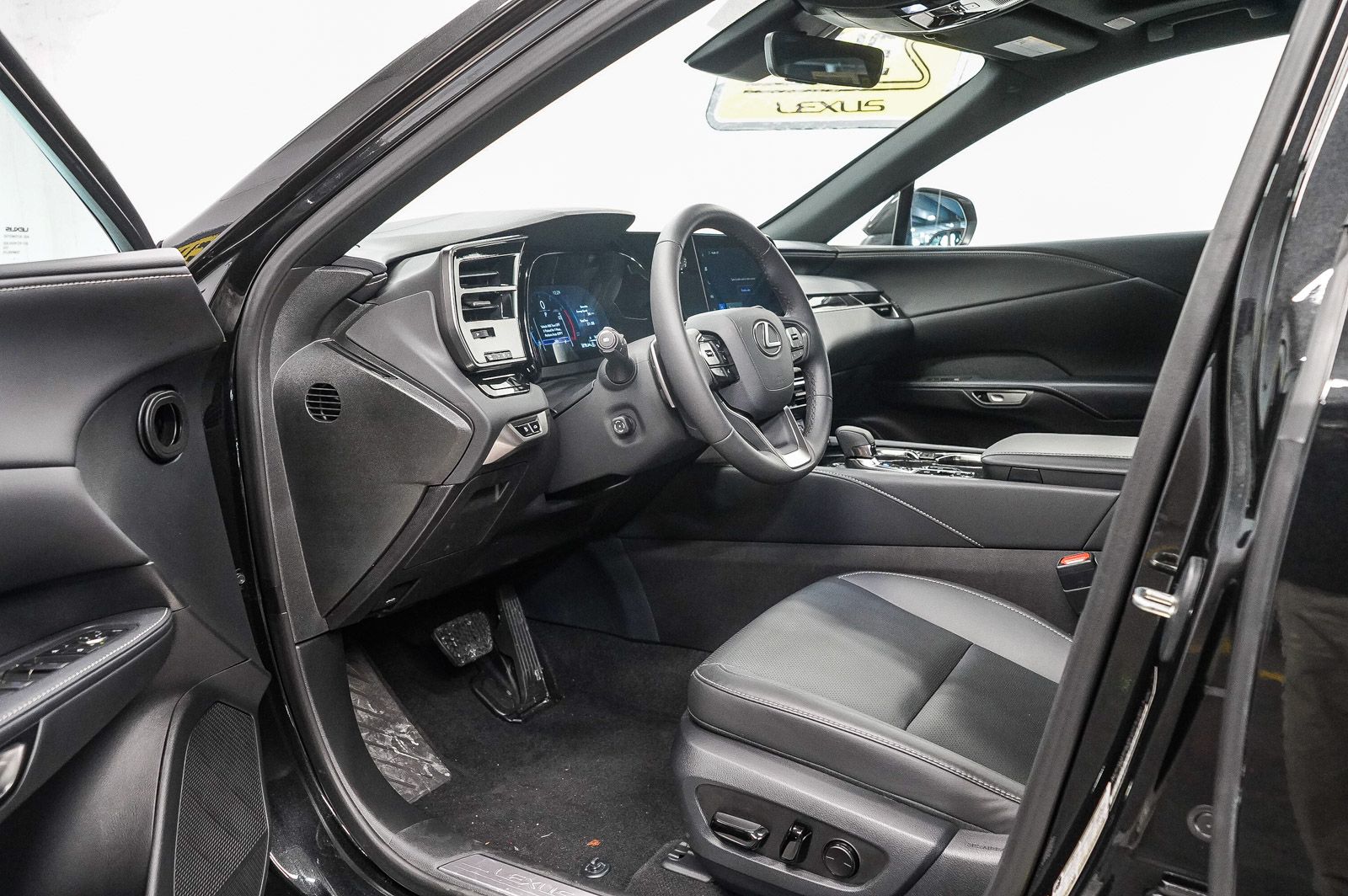 Thumbnail: 2025 Lexus RX - 18