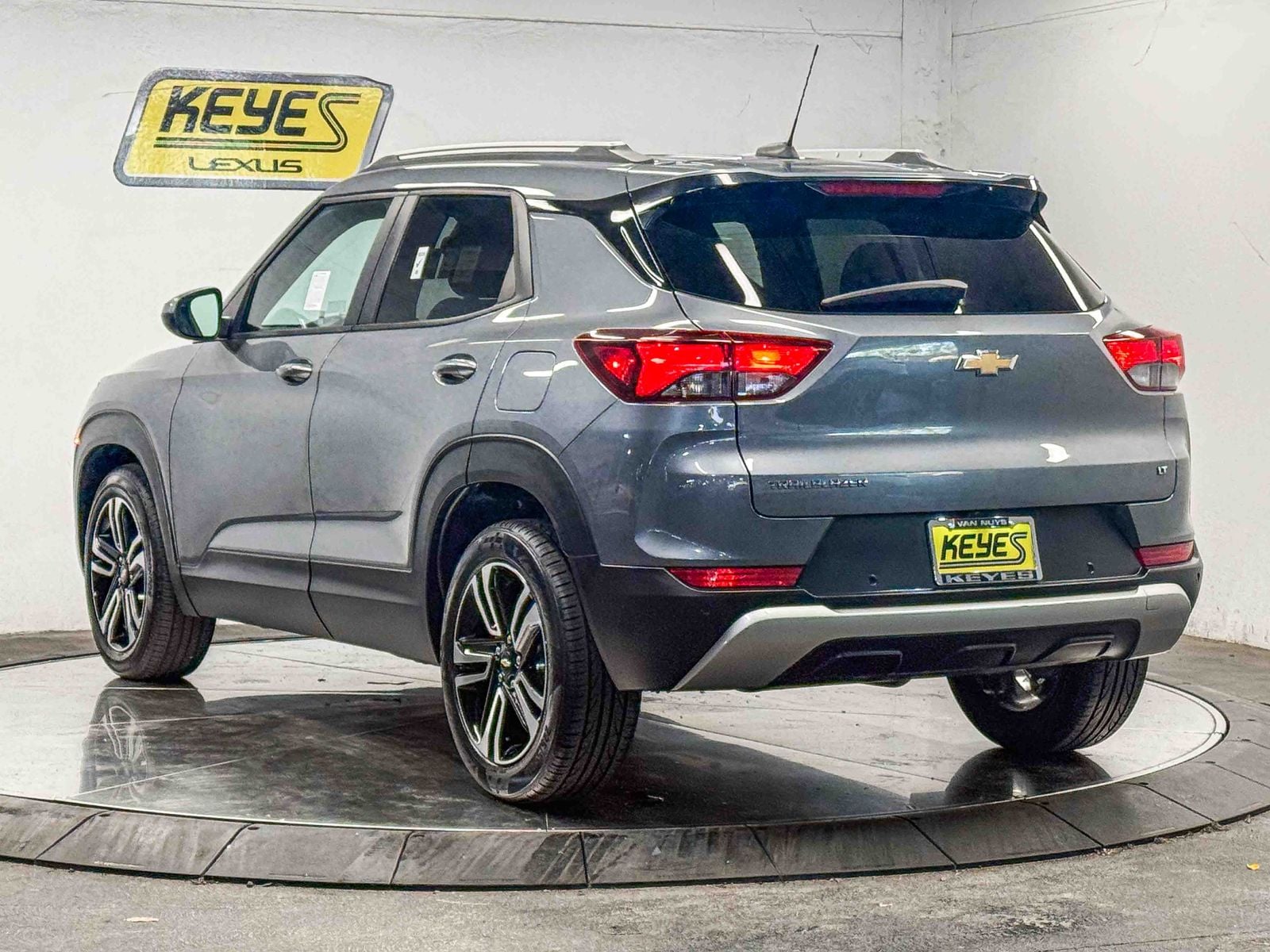 Thumbnail: 2021 Chevrolet TrailBlazer - 2