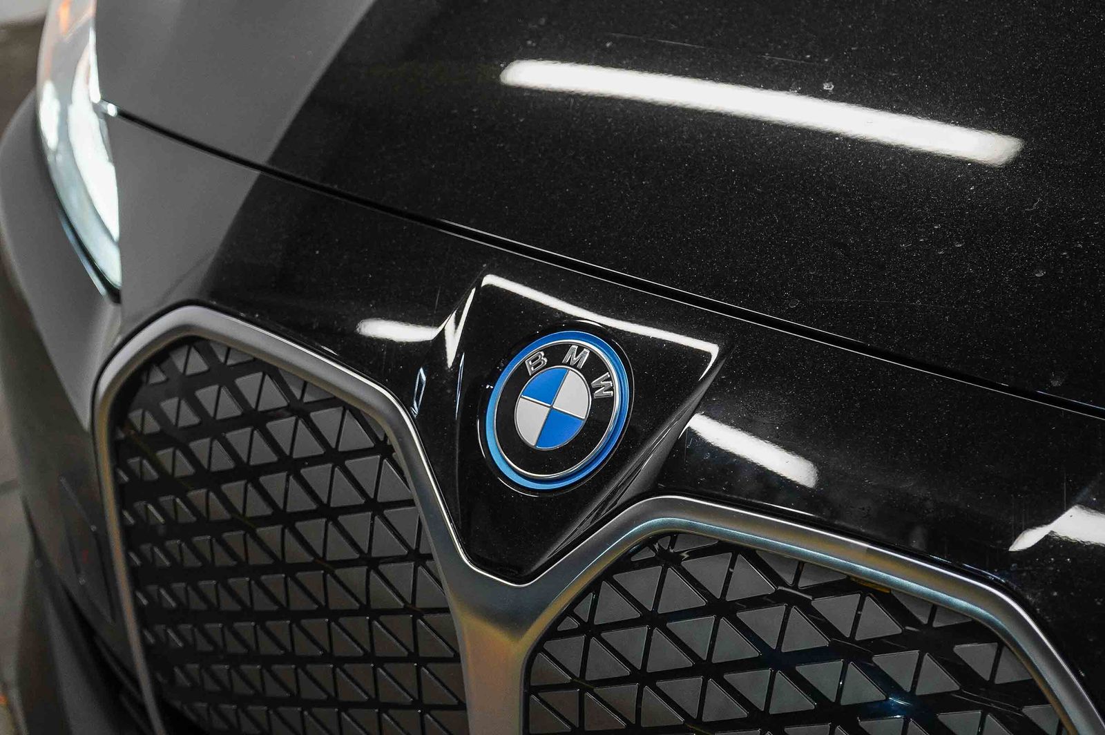 Thumbnail: 2025 BMW i4 - 7