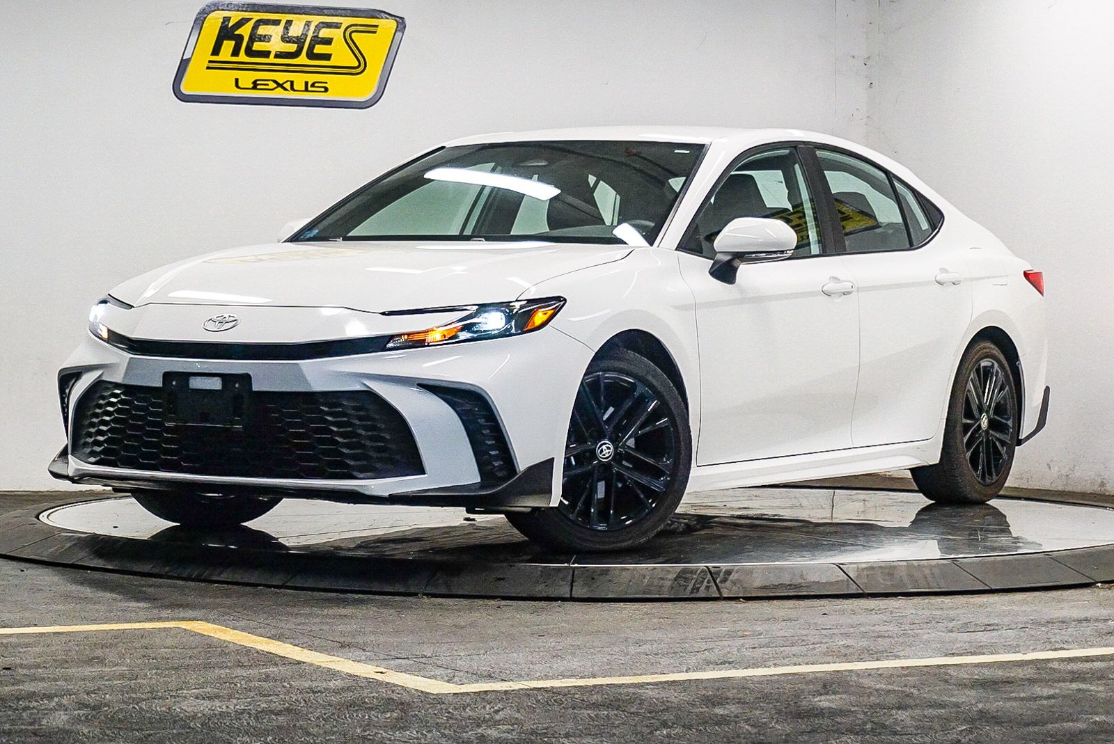 2025 Toyota Camry SE -
                  Van Nuys, CA