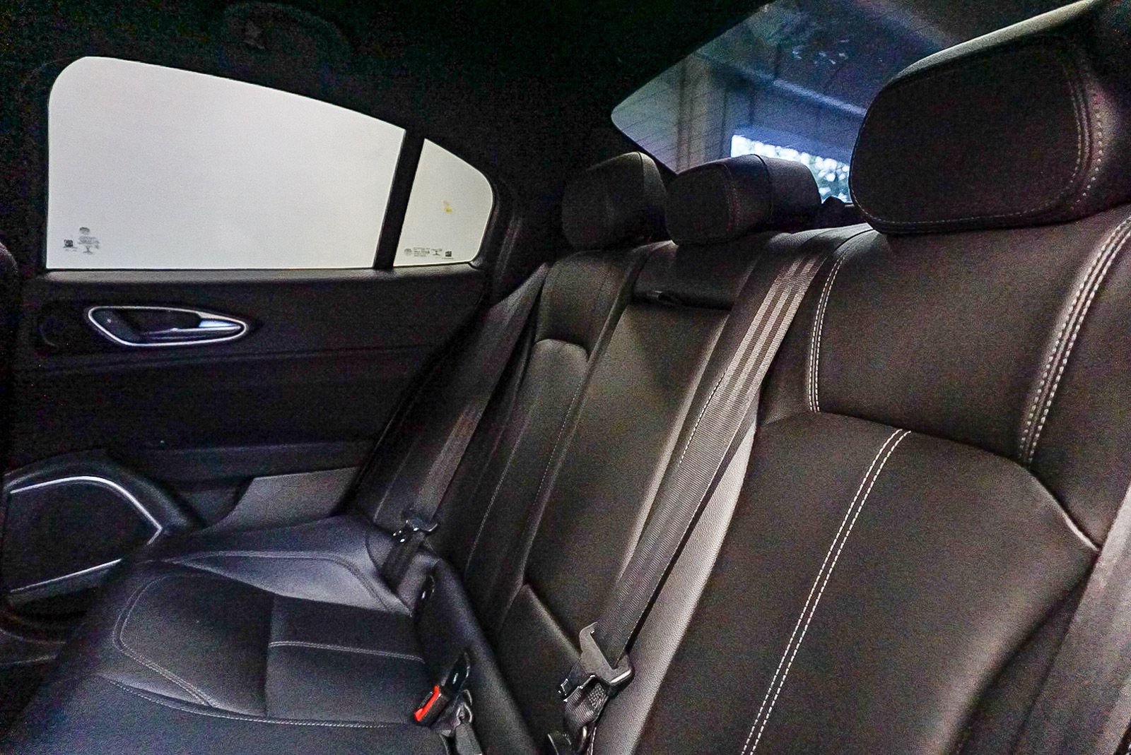 Thumbnail: 2022 Alfa Romeo Giulia - 18