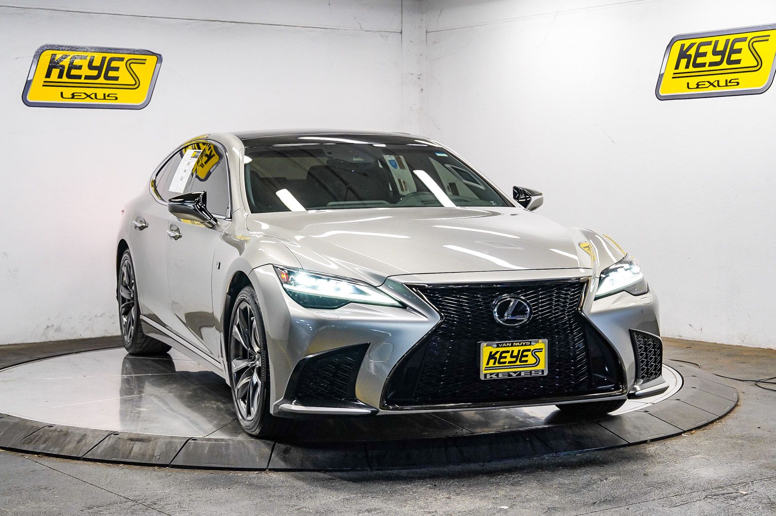 Thumbnail: 2022 Lexus LS - 4