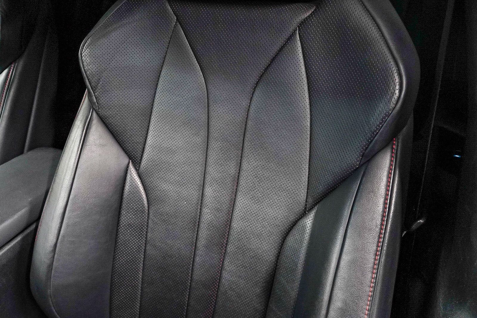 Thumbnail: 2020 Lexus UX - 24