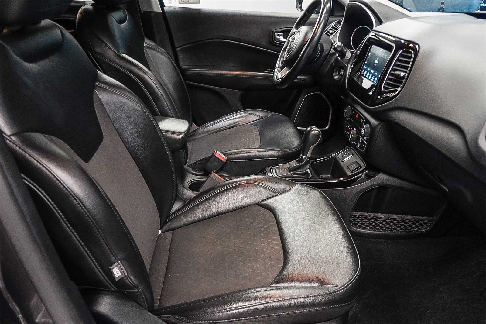 Thumbnail: 2020 Jeep Compass - 18