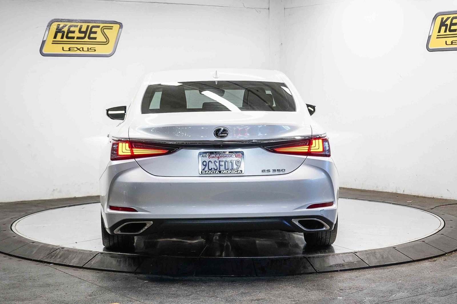 Thumbnail: 2022 Lexus ES - 3