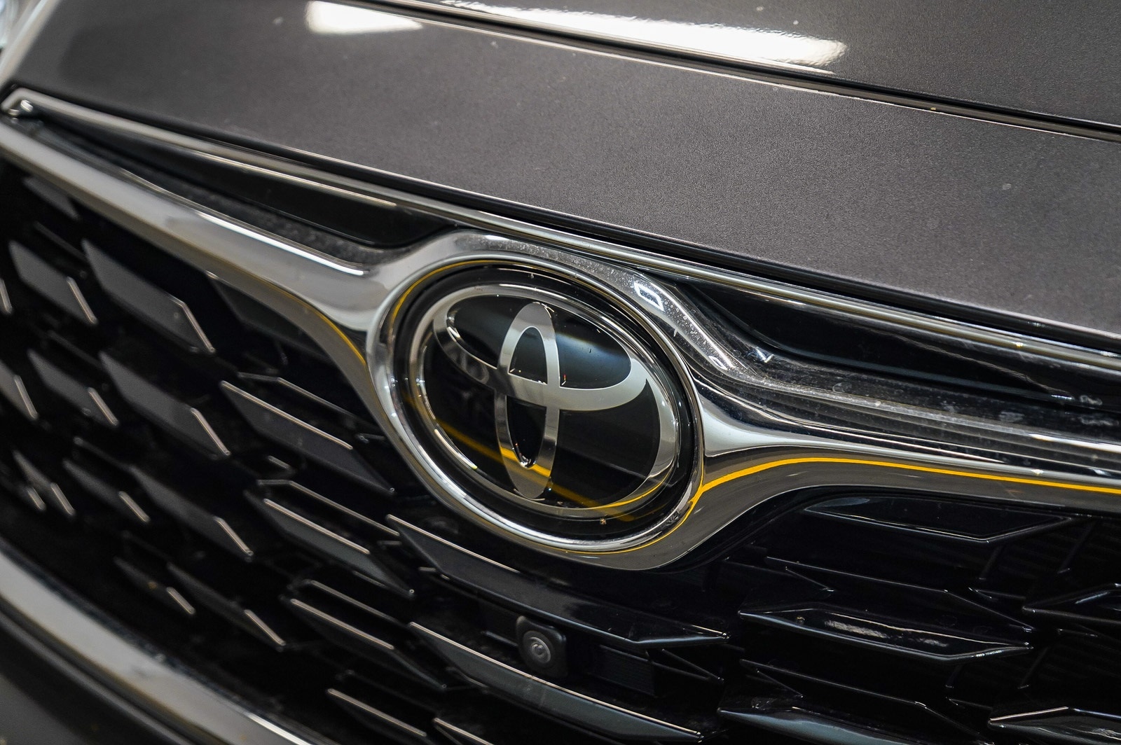 Thumbnail: 2022 Toyota Highlander - 8
