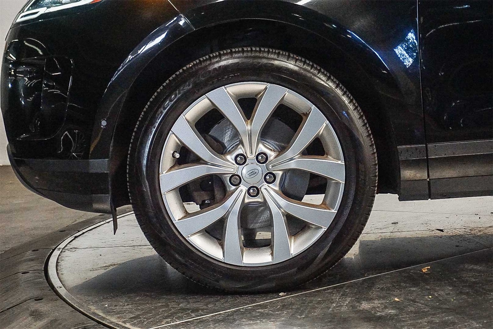 Thumbnail: 2020 Land Rover Range Rover Evoque - 9