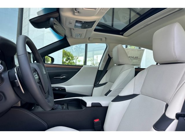 Thumbnail: 2025 Lexus ES - 14