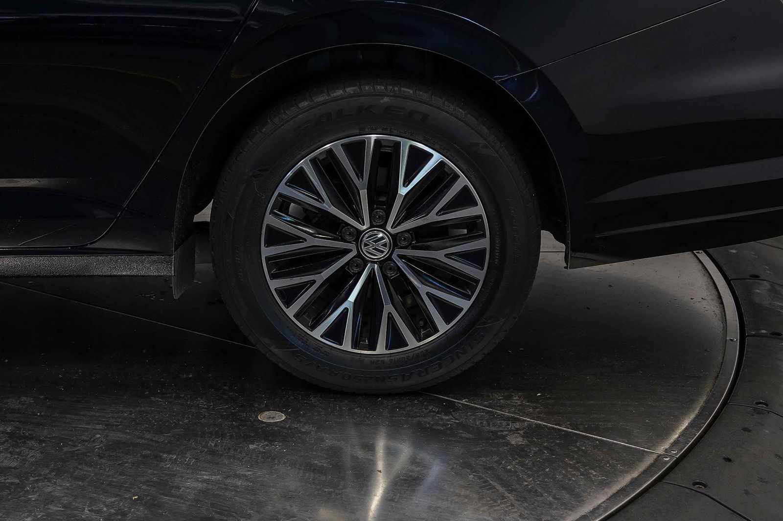 Thumbnail: 2019 Volkswagen Jetta - 9