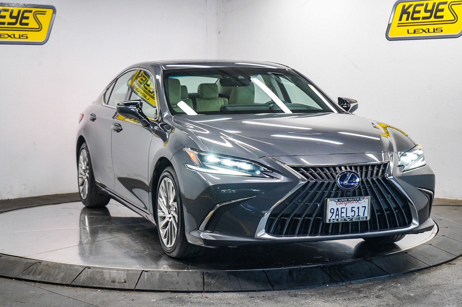 Thumbnail: 2022 Lexus ES - 5