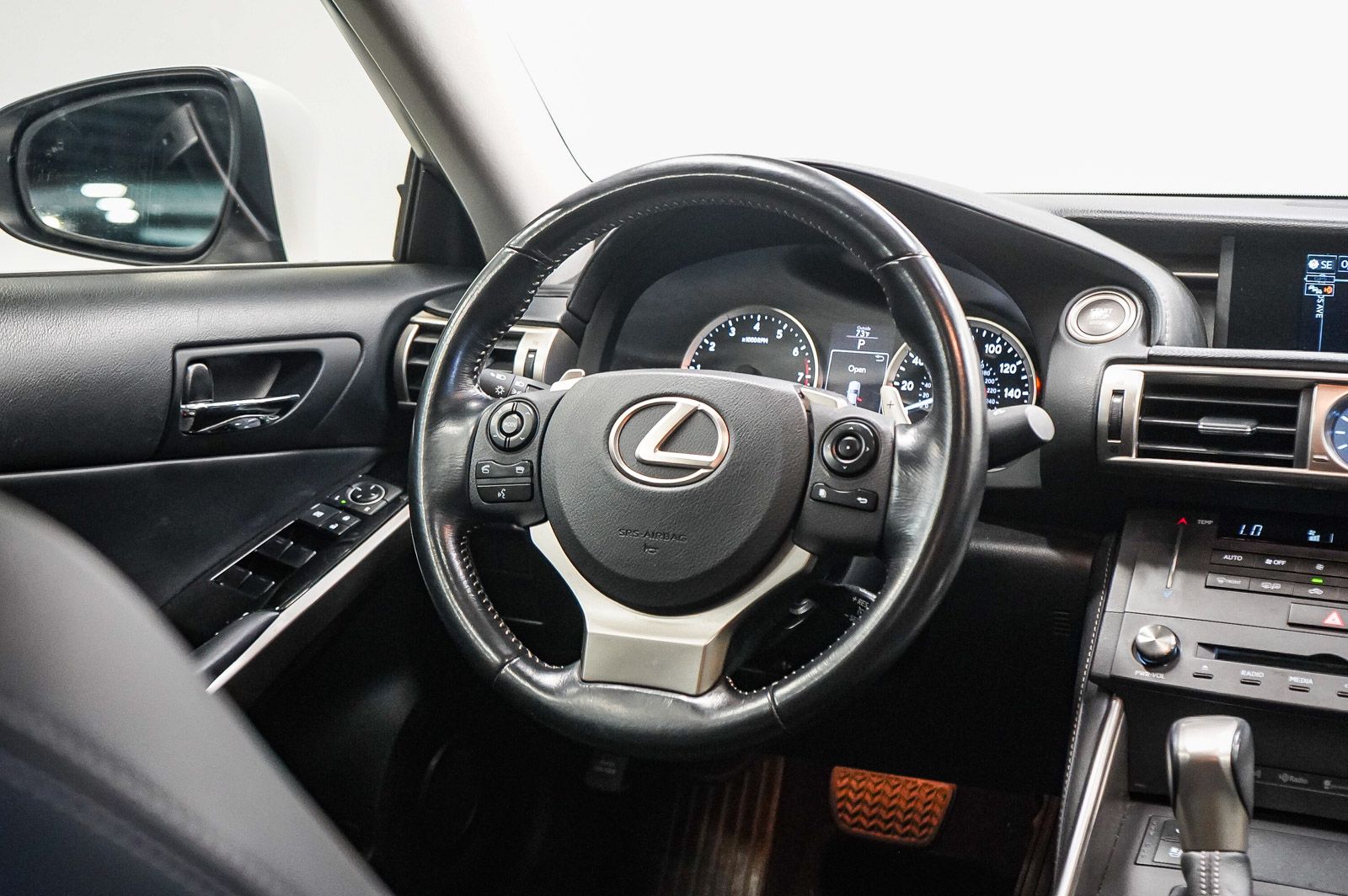 Thumbnail: 2016 Lexus IS - 15