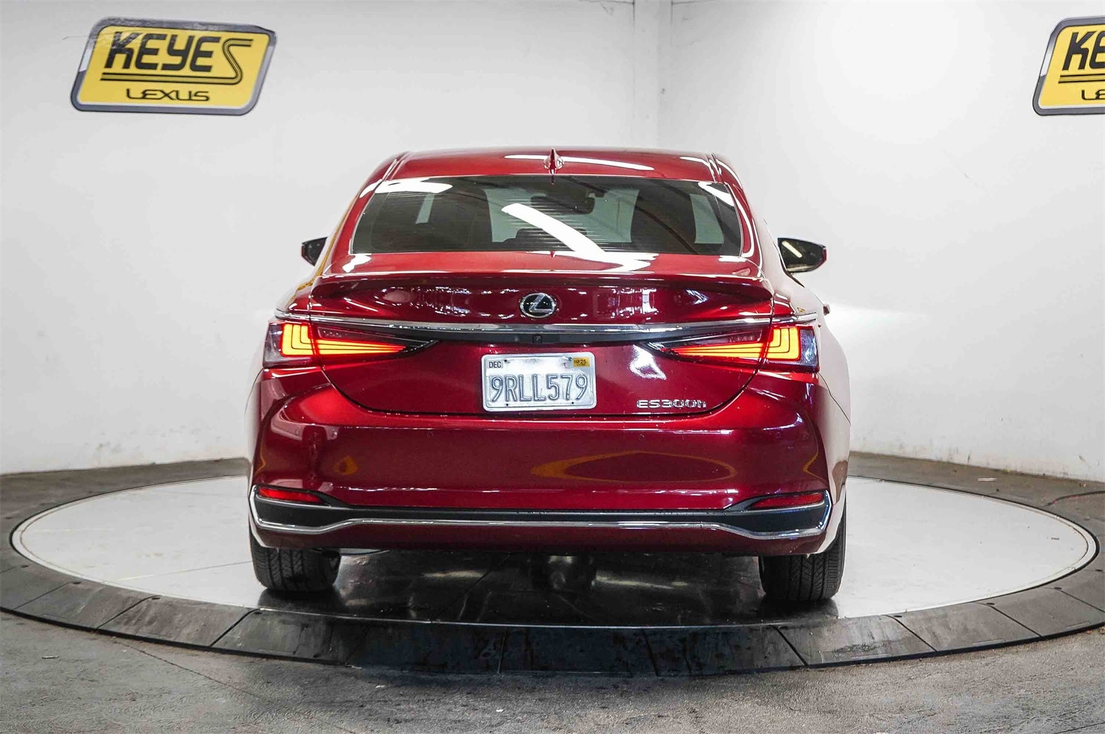 Thumbnail: 2025 Lexus ES - 2