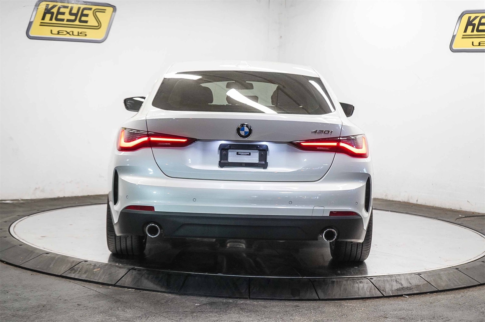 Thumbnail: 2023 BMW 4 Series - 3