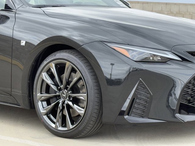 2025 Lexus IS 350 F SPORT photo 4