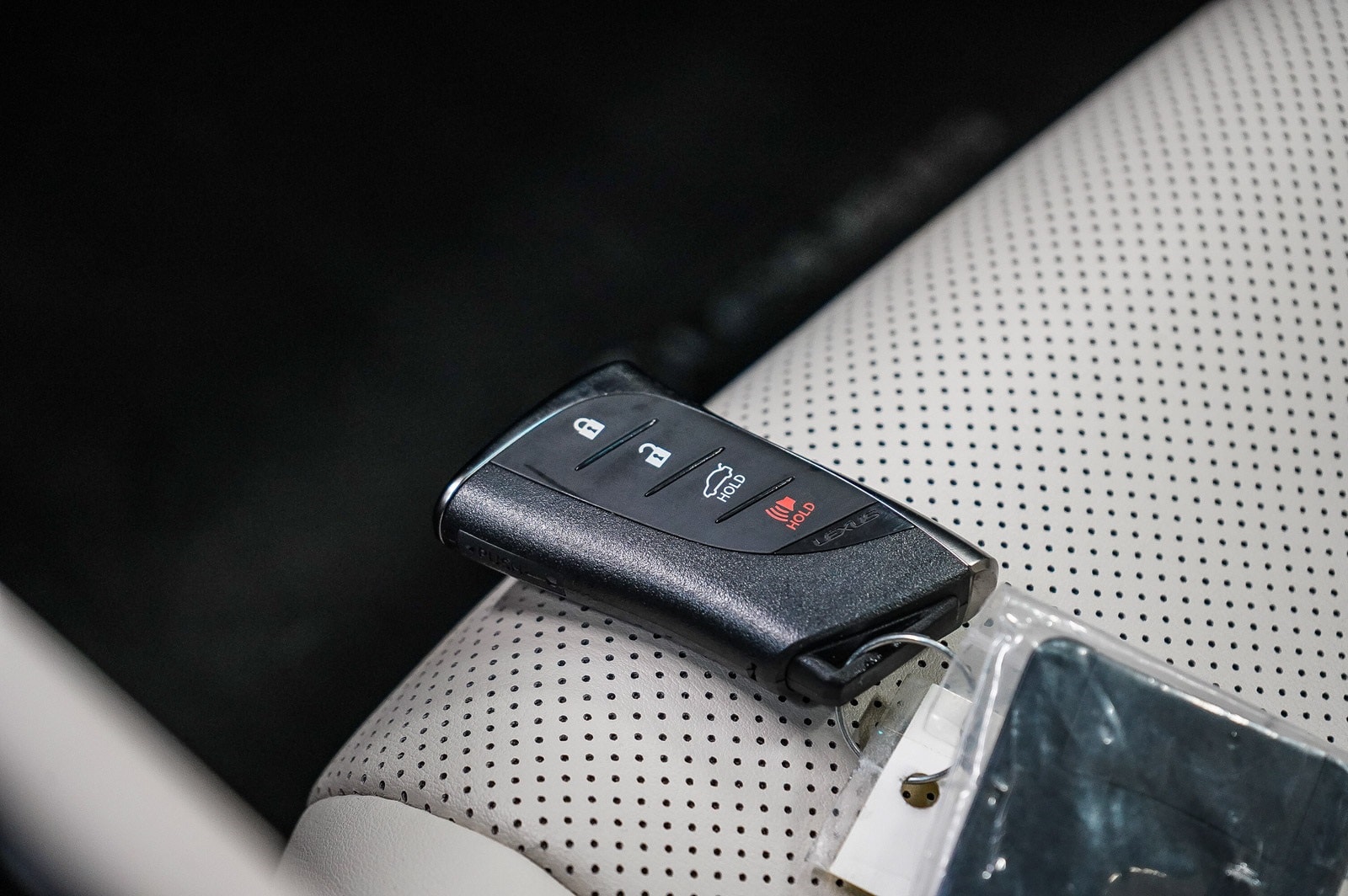 Thumbnail: 2025 Lexus ES - 27