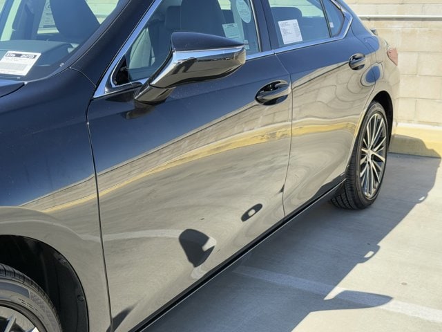Thumbnail: 2025 Lexus ES - 9