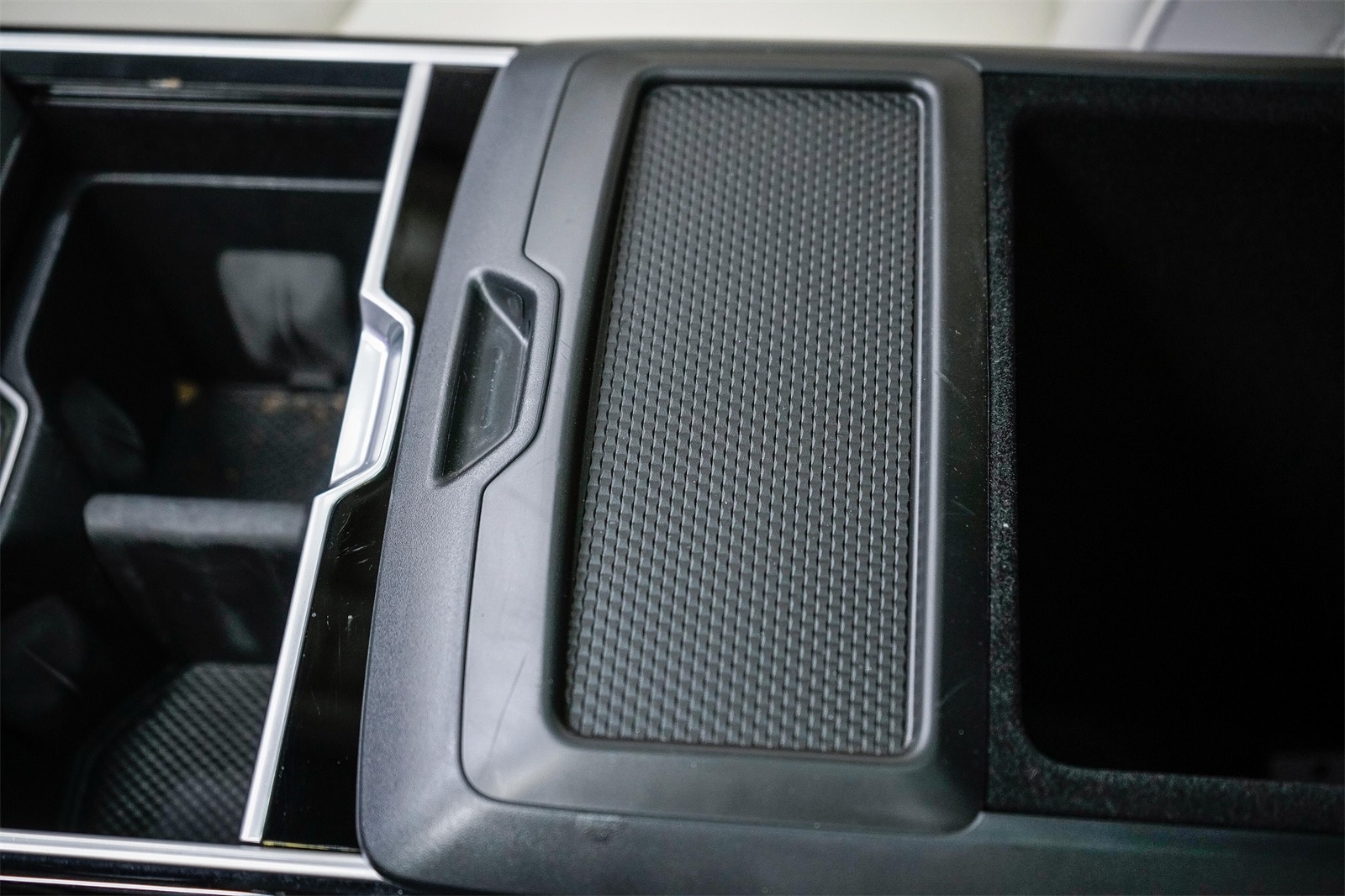 Thumbnail: 2024 Land Rover Range Rover - 23