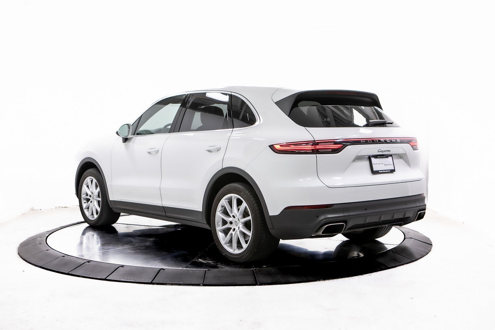 Thumbnail: 2022 Porsche Cayenne - 3