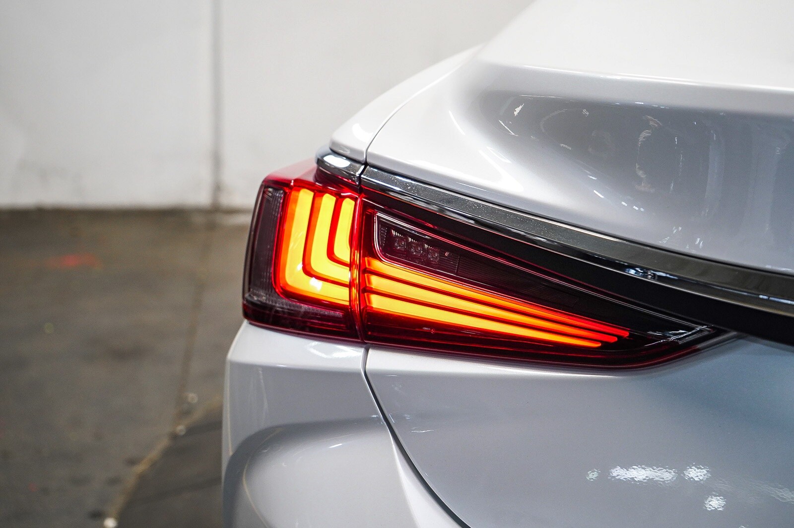 Thumbnail: 2021 Lexus ES - 11