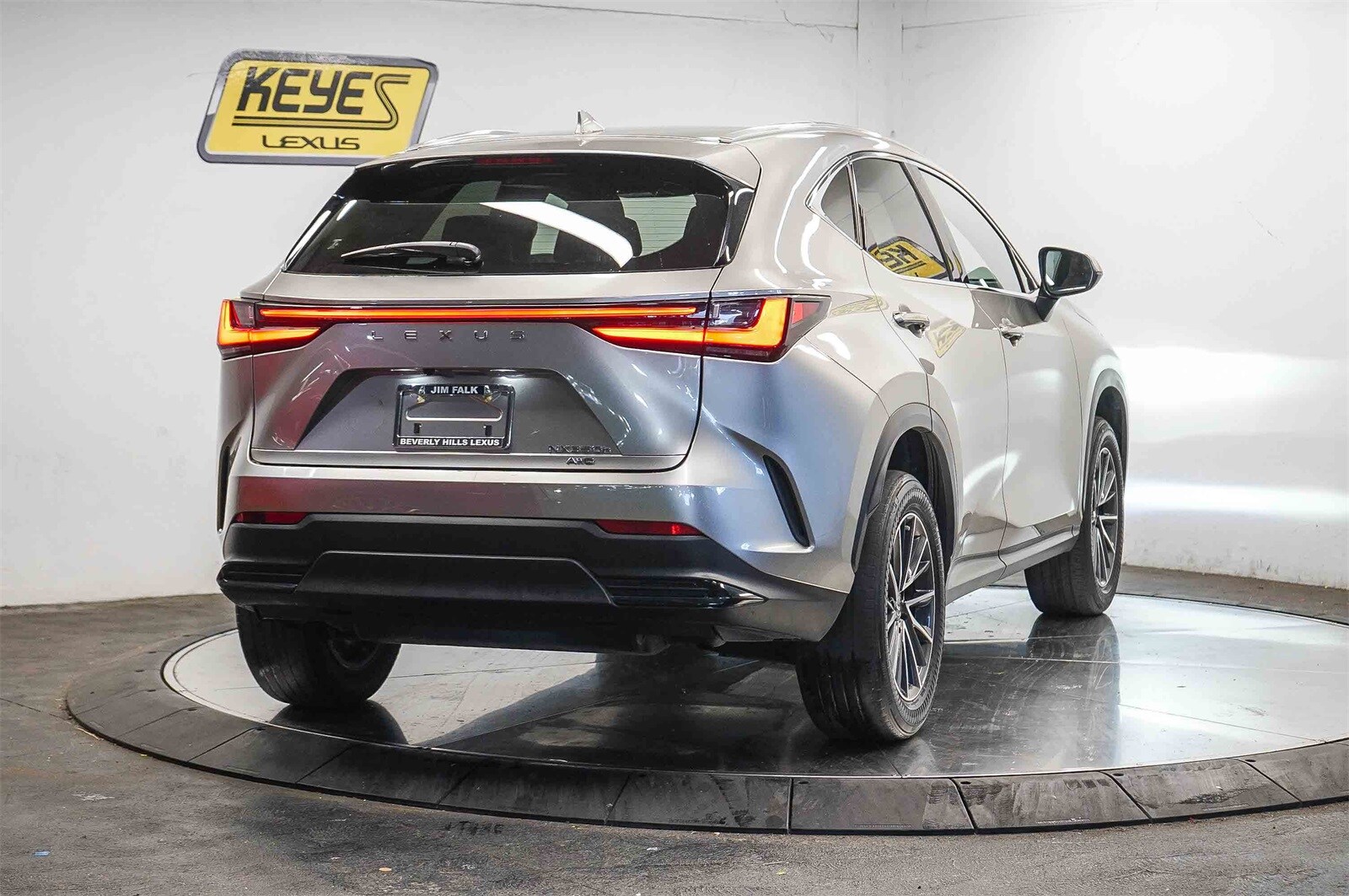 2023 Lexus NX 350h photo 4