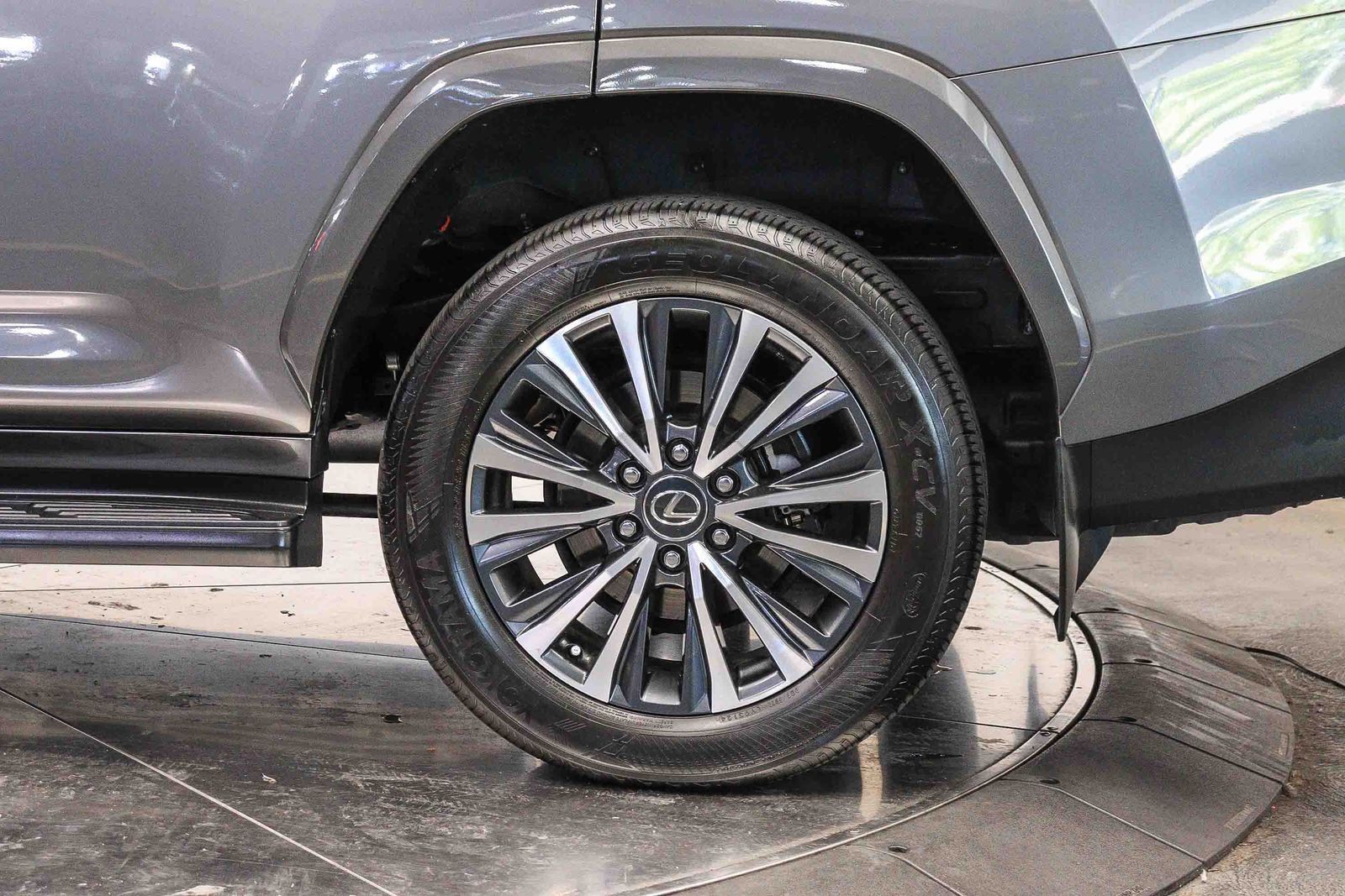 Thumbnail: 2024 Lexus LX - 10