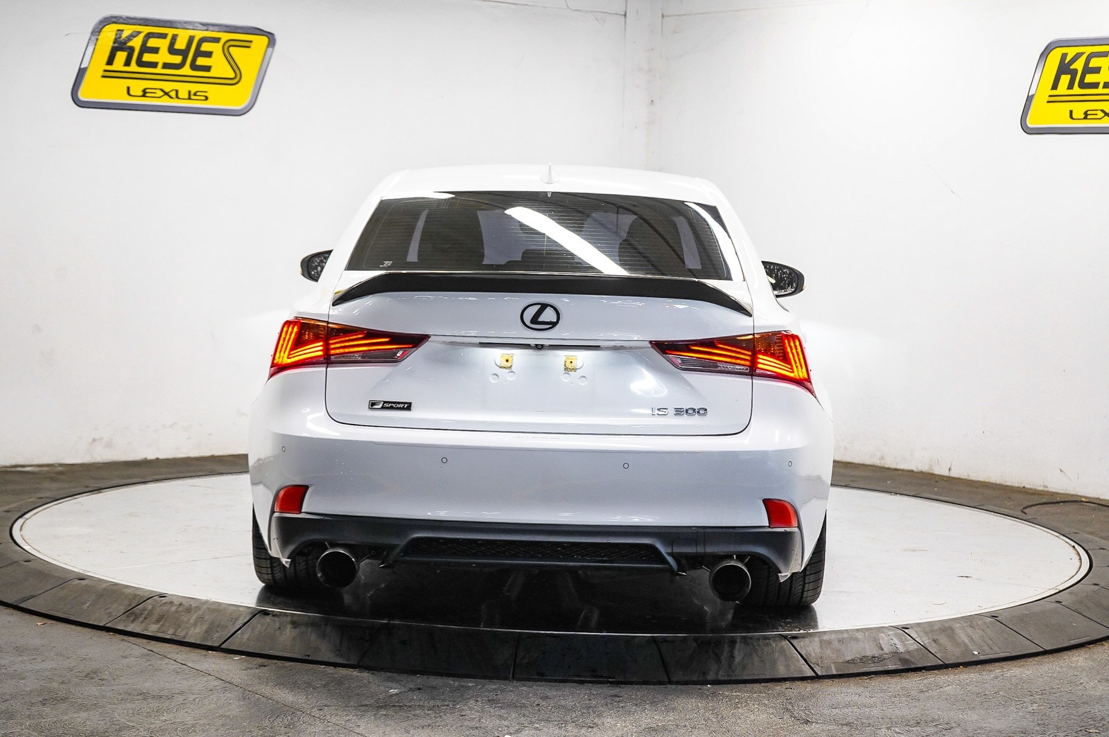 Thumbnail: 2019 Lexus IS - 3