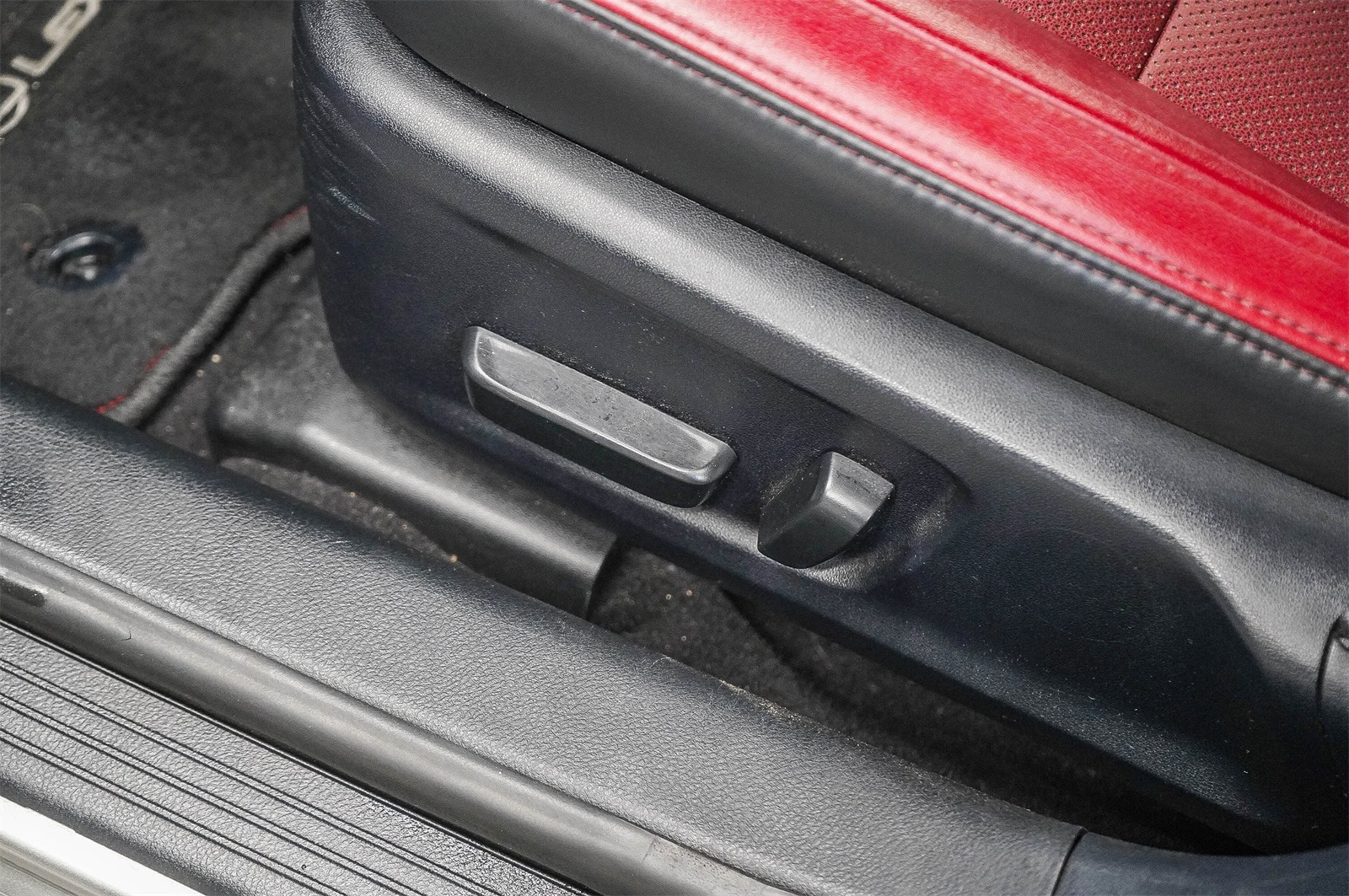 Thumbnail: 2021 Lexus IS - 22