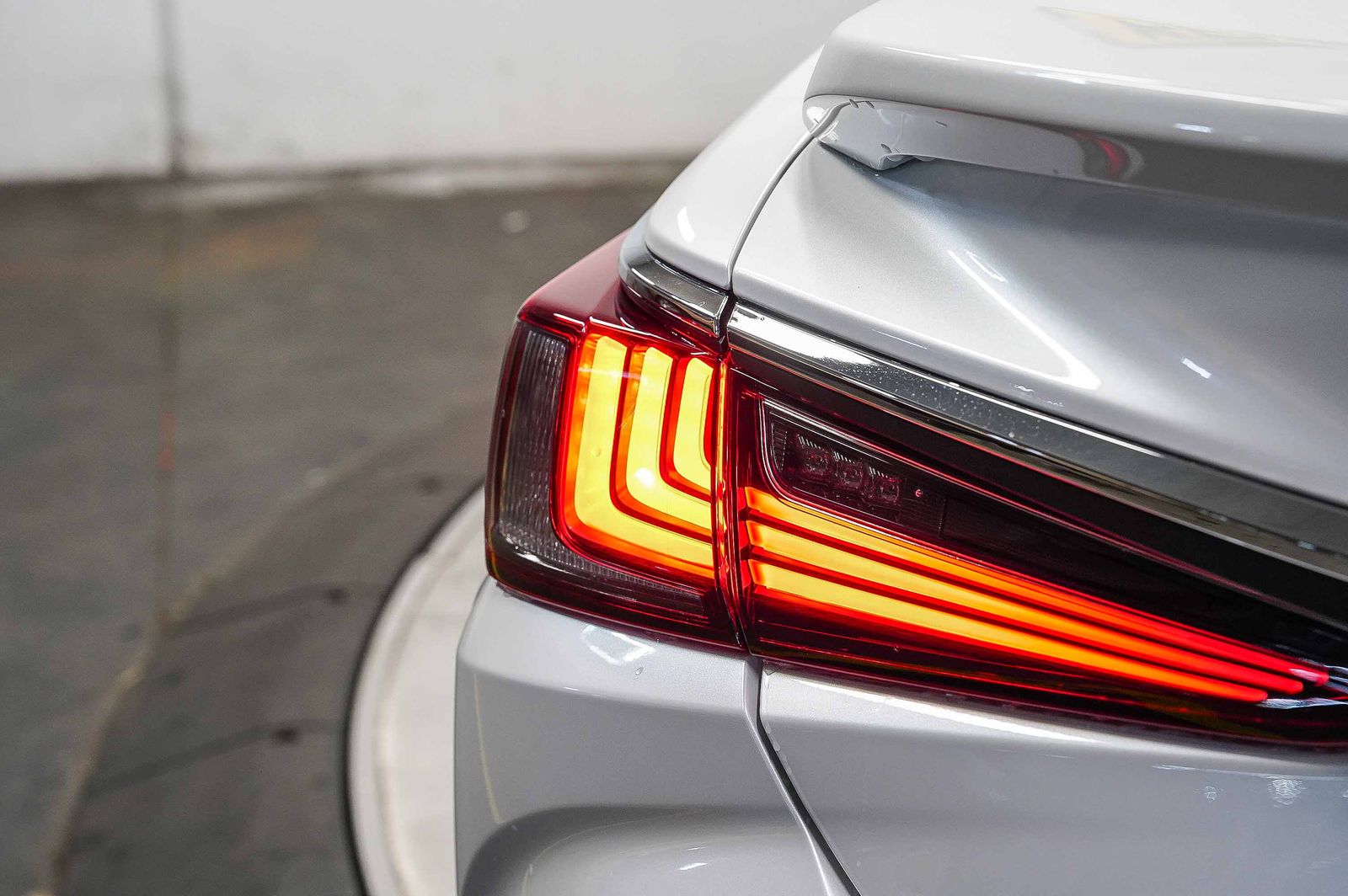 Thumbnail: 2025 Lexus ES - 11