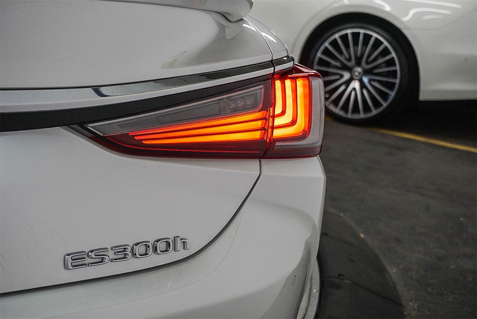 Thumbnail: 2023 Lexus ES - 11
