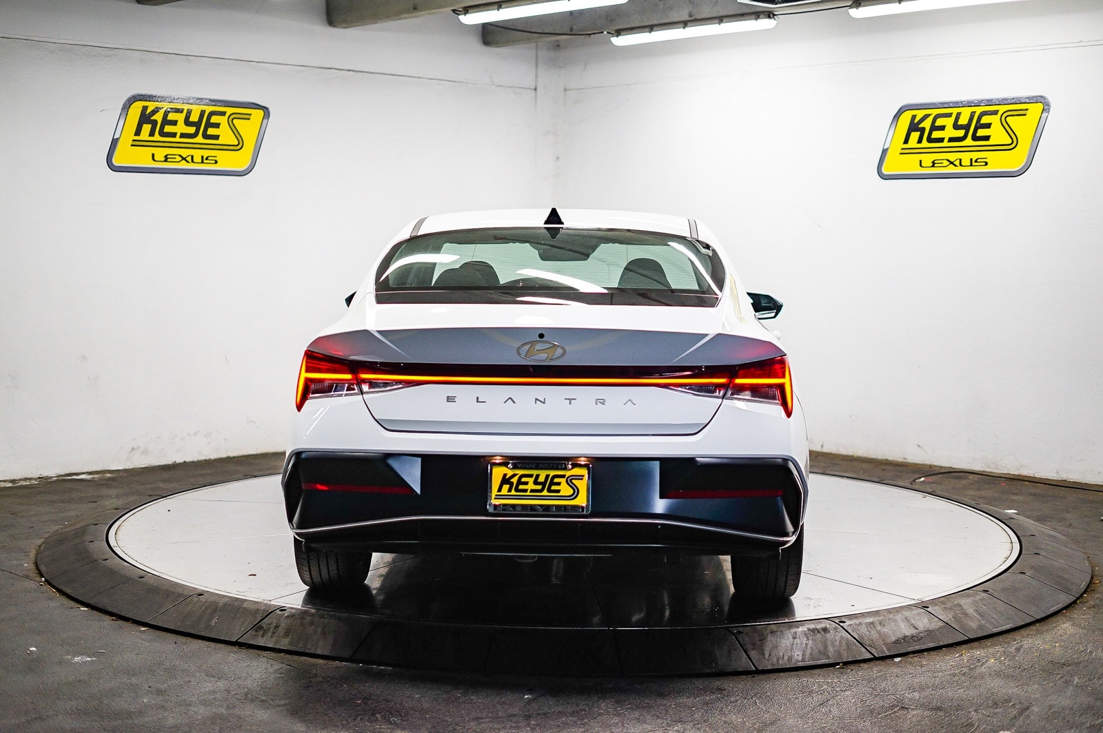 Thumbnail: 2025 Hyundai Elantra - 3