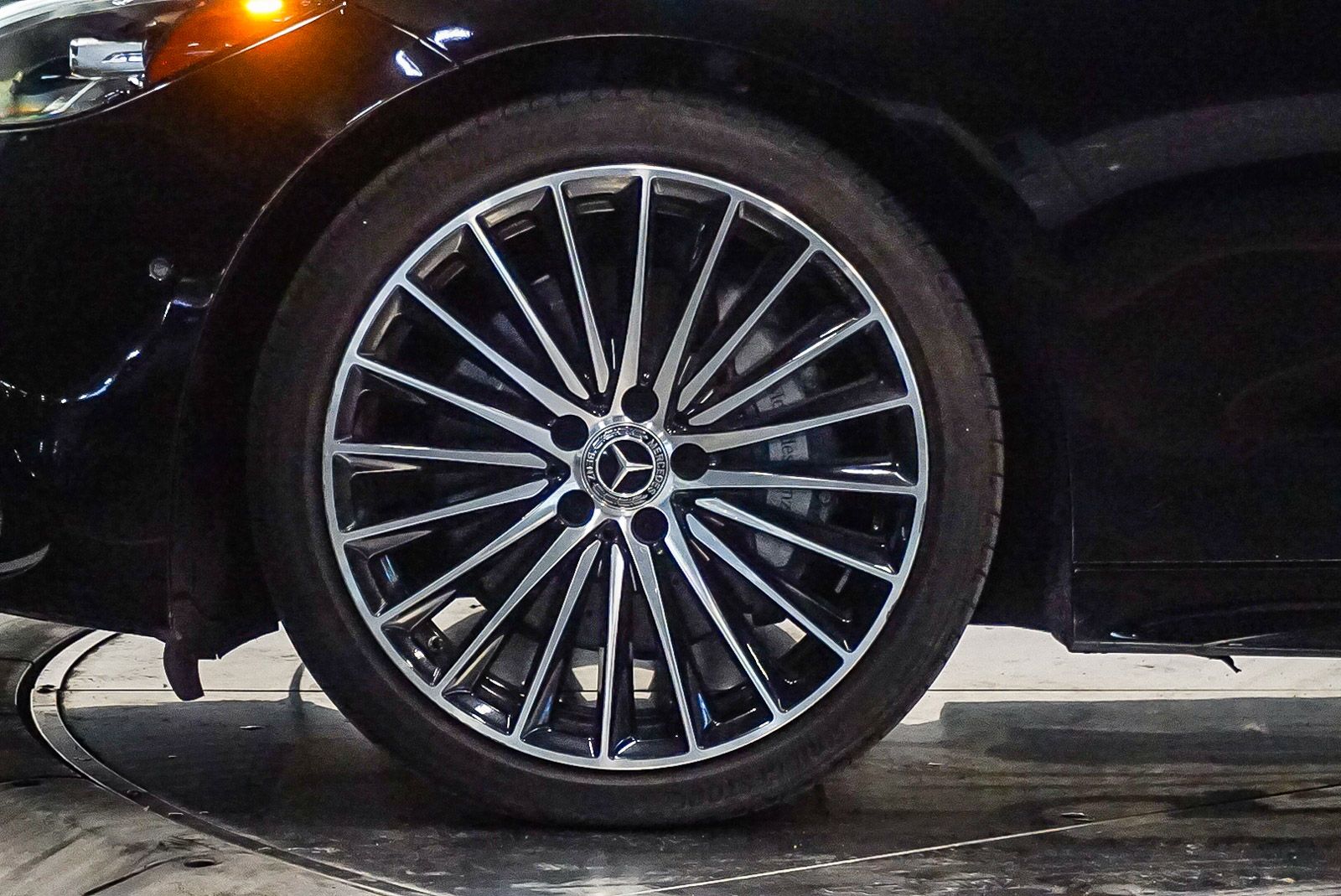 Thumbnail: 2023 Mercedes-Benz C-Class - 9