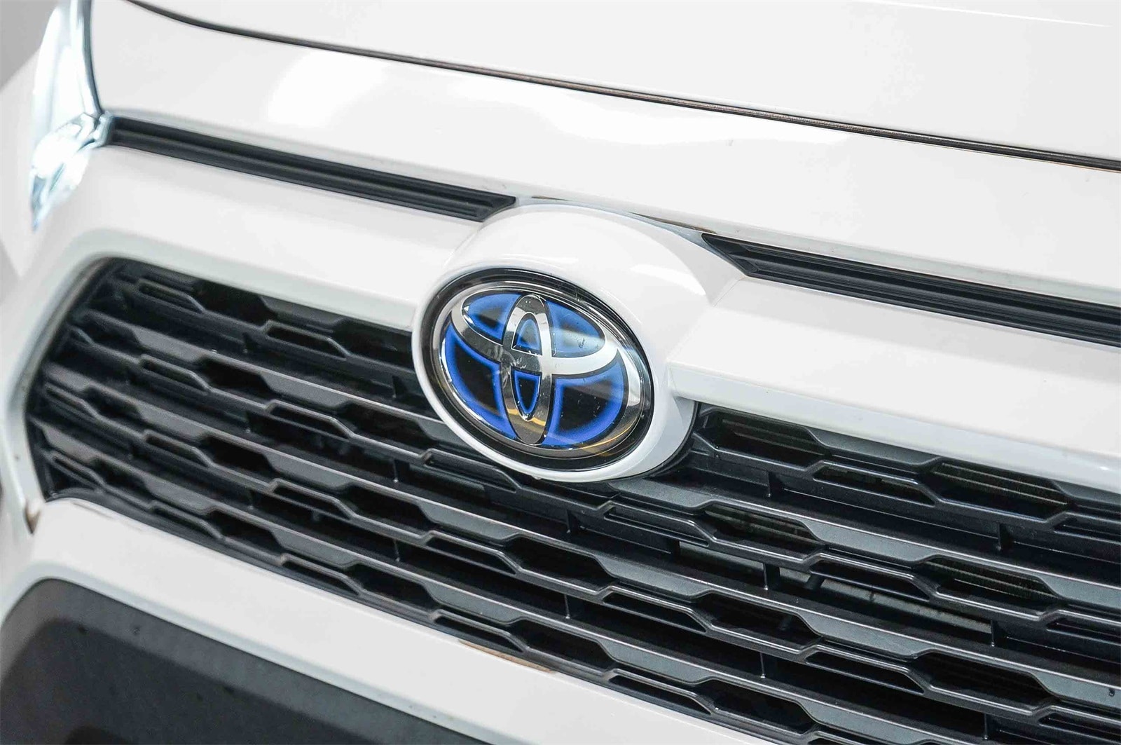 Thumbnail: 2019 Toyota RAV4 - 8