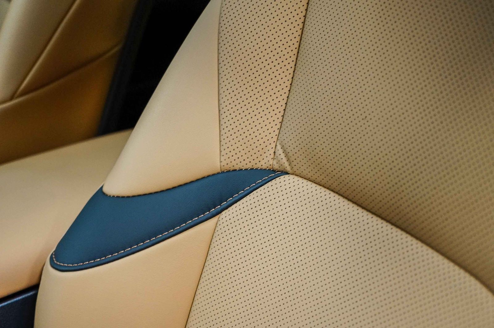 Thumbnail: 2025 Lexus ES - 25