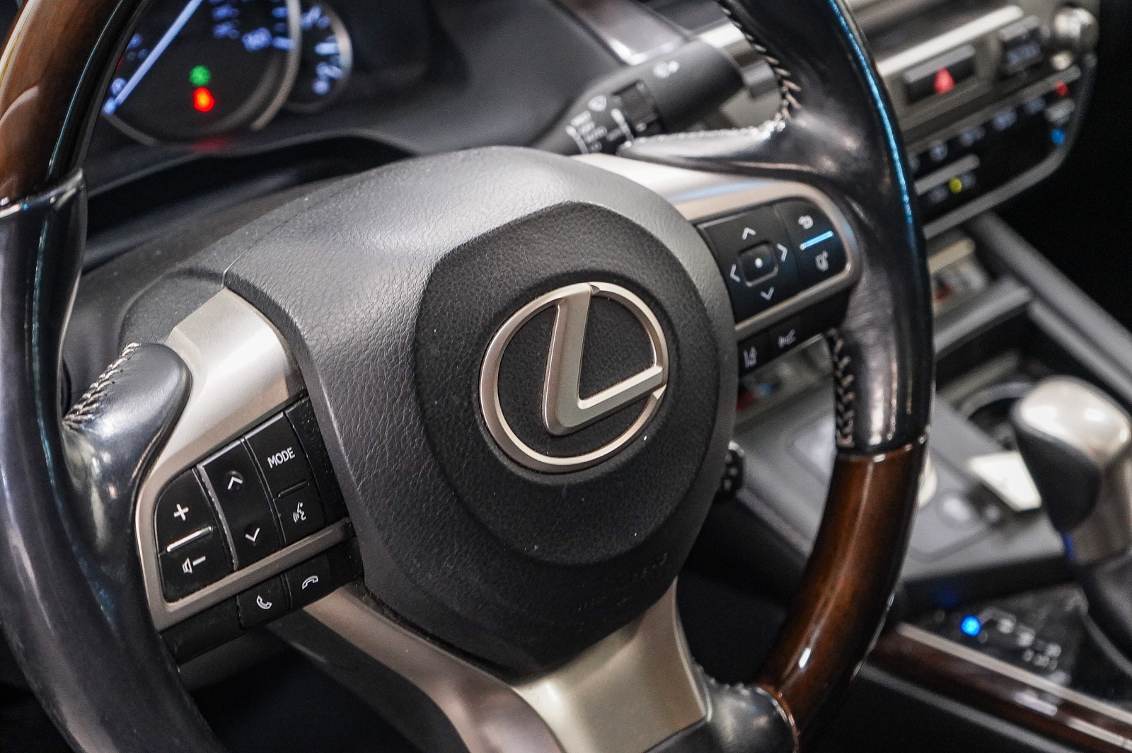 Thumbnail: 2016 Lexus ES - 21