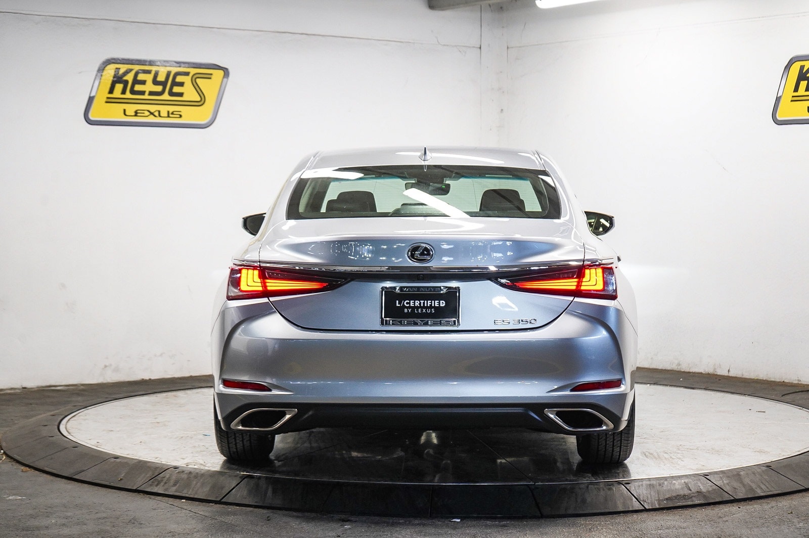 Thumbnail: 2025 Lexus ES - 2